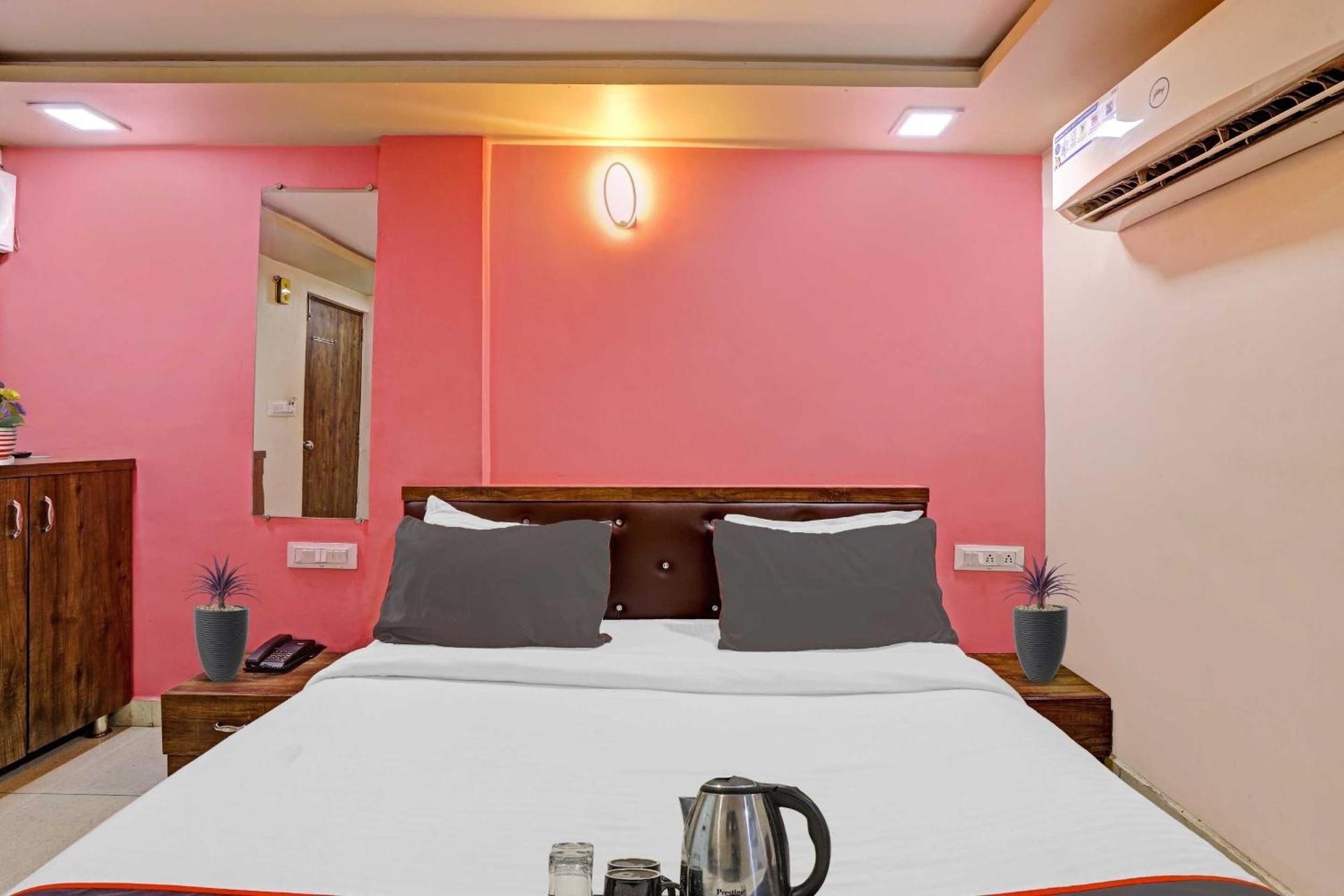 Hotel O Royal อาเมดาบัด ภายนอก รูปภาพ