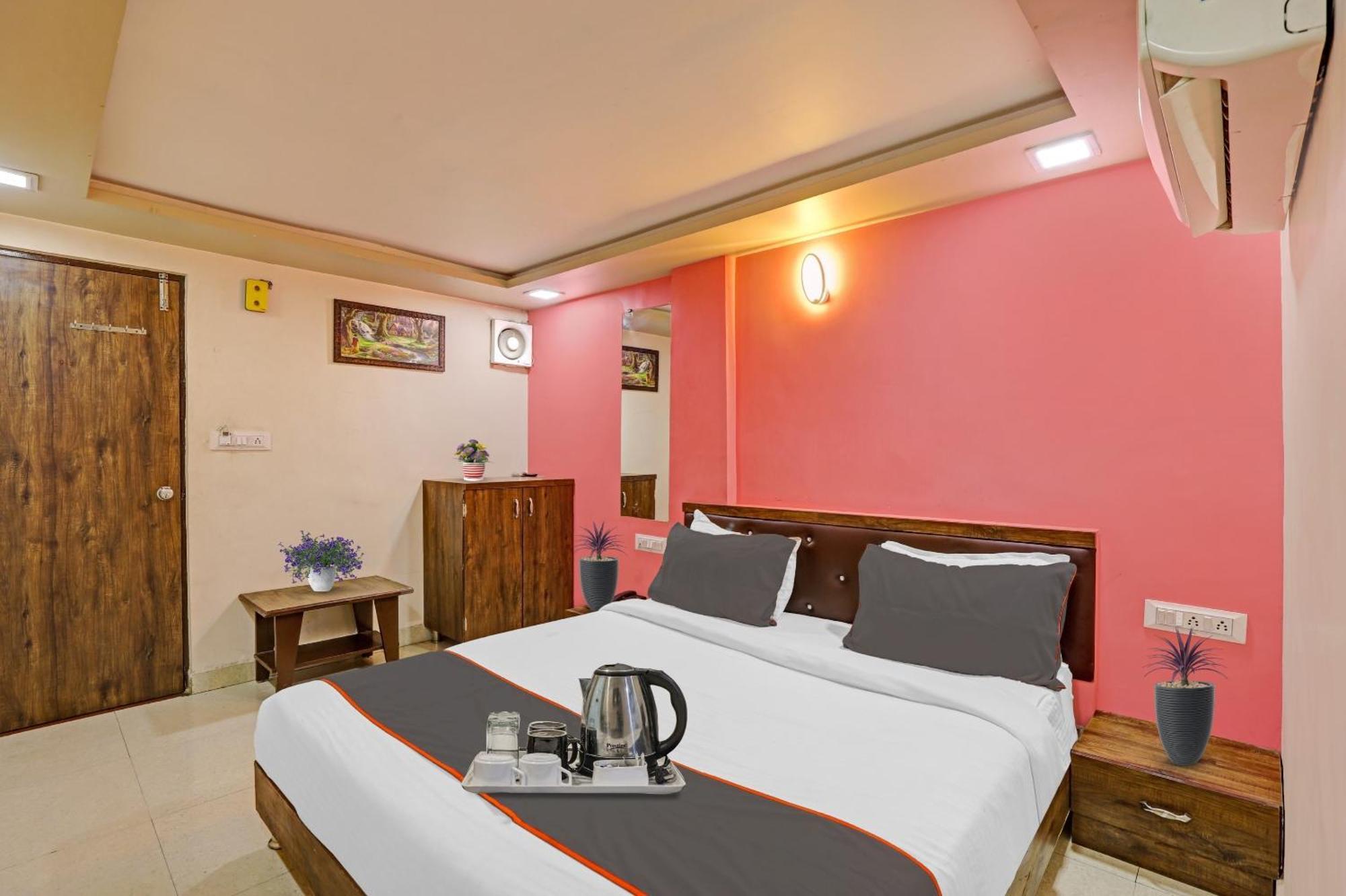 Hotel O Royal อาเมดาบัด ภายนอก รูปภาพ