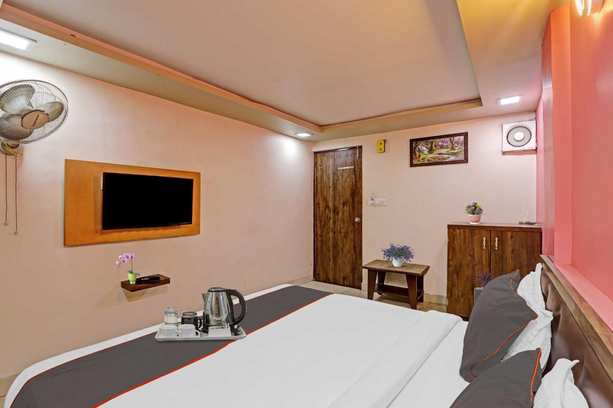 Hotel O Royal อาเมดาบัด ภายนอก รูปภาพ