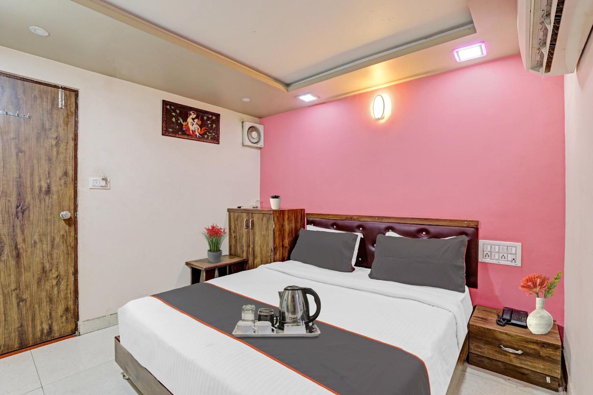 Hotel O Royal อาเมดาบัด ภายนอก รูปภาพ
