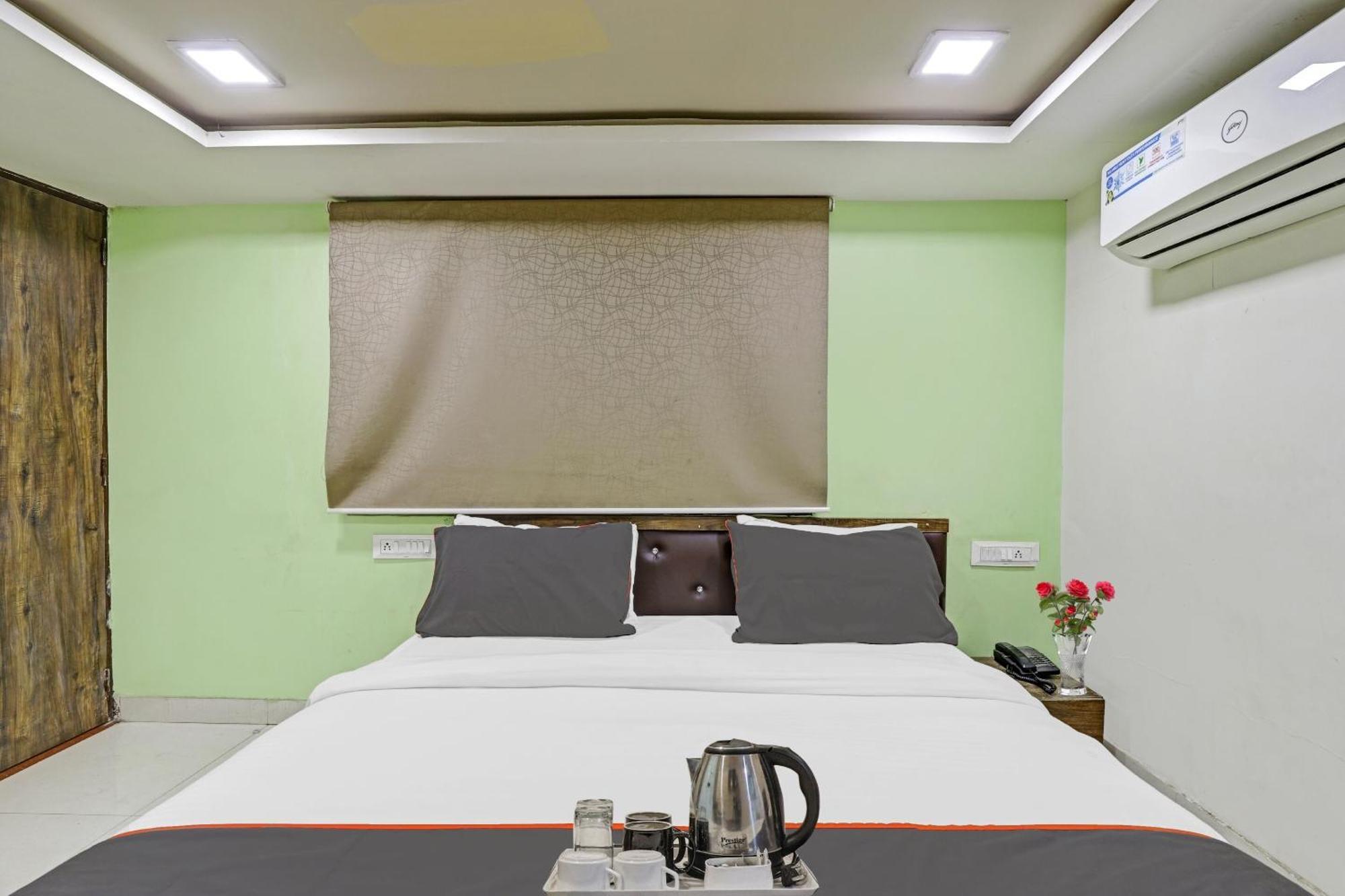 Hotel O Royal อาเมดาบัด ภายนอก รูปภาพ